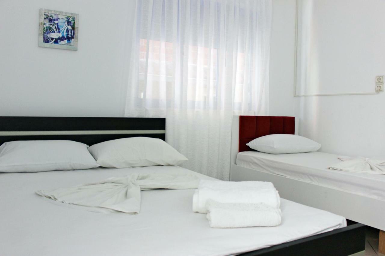 Hercules House Hotel Sarandë Eksteriør billede